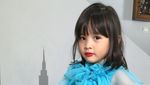 So Cute! Putri Zaskia Mecca Centil Maksimal Pakai Lipstik