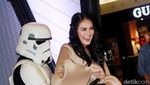 May the Force Be with You... Luna Maya Kena Demam Star Wars