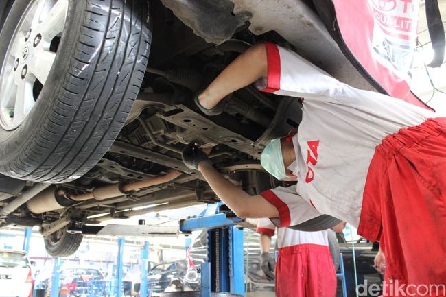 Mengintip Biaya Servis Mobil