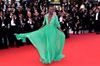 Rambut Keriting 'Dipotong', Lupita Nyong'O Kritik Majalah Ternama Inggris