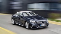 Lalu Ozil juga diketahui memiliki S65 AMG. Mobil tersebut didukung oleh mesin V12 6.0 liter twin-turbo yang diisi dengan 621 tenaga kuda. Mobil coupe ini dapat mencapai 62 mph (100 km/jam) hanya dalam 4,1 detik. Dok. Mercedes-Benz