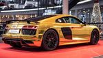 Audi R8 Berkilauan Emas