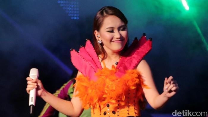 Ivan Gunawan Bahagia Jadi TTM Ayu Ting Ting