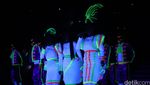 Zaskia Gotik, Ayu Ting Ting dan Cita Citata Glow in the Dark di HUT Transmedia