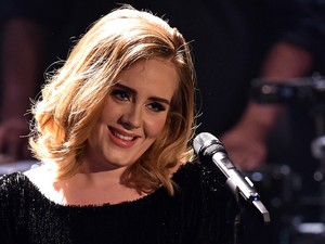 Video Klip Adele Hello Ukir Sejarah di YouTube