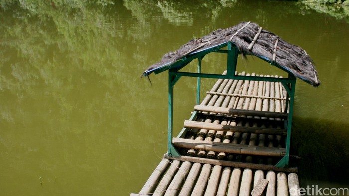 Sampan Perahu Kayu di danau telaga warna puncak. dikhy sasra/ilustrasi/detikfoto
