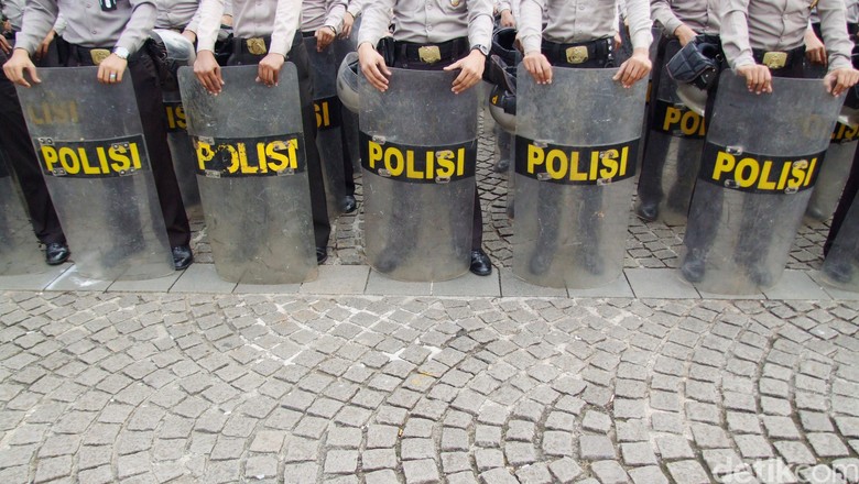 Wamena Rusuh, Polisi: KNPB Berbaju Seragam SMA Susupi Aksi Pelajar Wamena Rusuh, Polisi: KNPB Berbaju Seragam SMA Susupi Aksi Pelajar