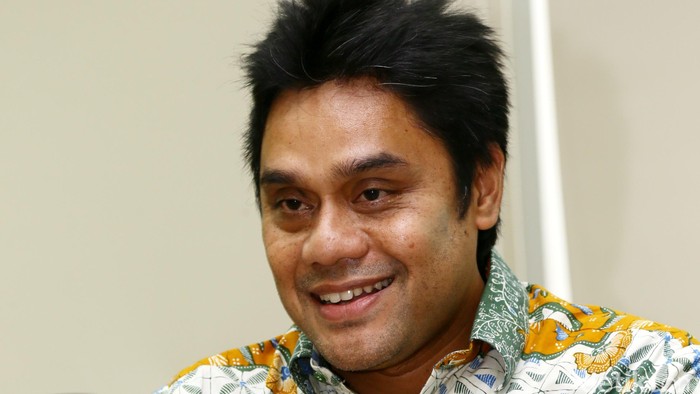 Dwiki Dharmawan (lahir di Bandung, Jawa Barat, 19 Agustus 1966; umur 49 tahun) adalah seorang pemusik jazz asal Indonesia berdarah Sunda. Dwiki merupakan salah satu anggota grup musik Krakatau. dikhy sasra/detikcom