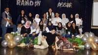 Randy dan Cassie berpose bersama fans. (dok. Pribadi)