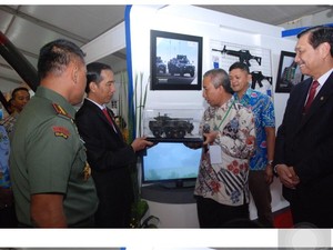 Presiden Jokowi Dukung Badak Perkuat Alutsista TNI