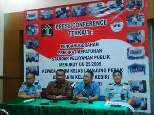 Dua Kantor Imigrasi di Jatim Sabet Penghargaan Kepatuhan Pelayanan