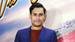 Arifin Putra dan Ge Pamungkas Kece dengan Jas Biru