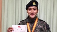 Artis Korea, Siwon Super Junior juga menggunakan gerakan lari untuk membentuk perut sixpack.  Foto: Instagram.
