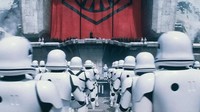 Pasukan Stormtrooper siap mengembalikan kejayaan kekuatan gelap The First Order. (dok. Lucasfilm)