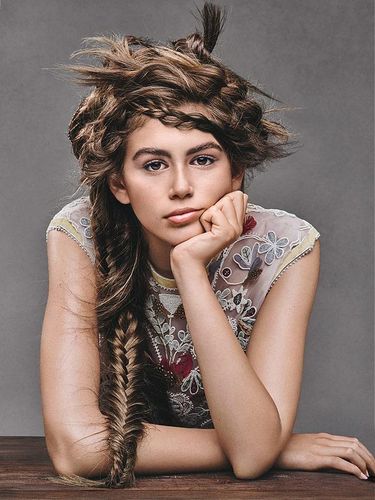 Menurut Kendall Jenner, Model Muda Ini Bisa Jadi Saingan Terbesarnya