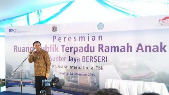 Ahok: Kurang Ajar! Ruang Terbuka Ramah Anak Digunakan untuk Cuci Mobil