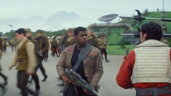 Mengintip Cuplikan Film Star Wars: The Force Awakens Mengintip Cuplikan Film Star Wars: The Force Awakens