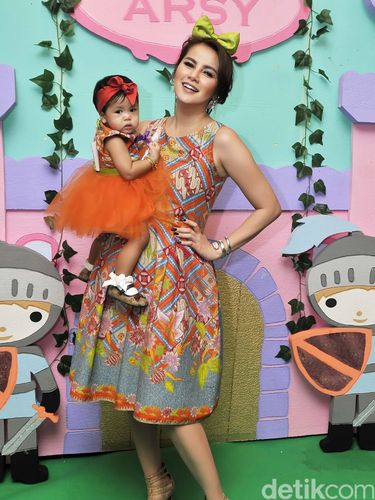 Cerita Olla Ramlan yang Berhasil Turun 17 Kg Pasca Sebulan Melahirkan