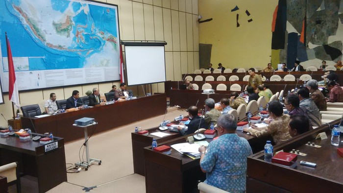 Komisi II DPR Raker Bareng Mensesneg dan Wagub DKI Bahas Aset Negara