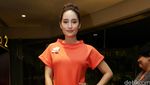 Aih, Cantiknya Tatjana Saphira di Premiere Film Negeri Van Oranje