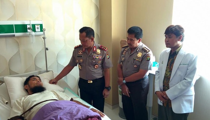 Kapolda Besuk Anggota Jatanras Polda Metro yang Tertembak Rampok