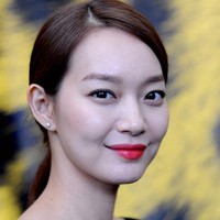 Shin Min Ah juga termasuk aktris yang produktif. Setiap tahunnya dia rutin membintangi serial drama. Bayaran untuk membintangi satu judul drama USD 25,00 atau sekira RP 368 juta per episode. Foto: Getty Images