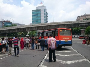 Metromini Hari Ini Ramai-ramai Mogok Beroperasi