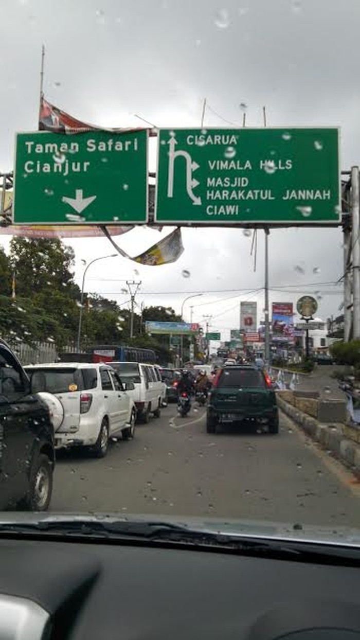 Jelang Libur Panjang, Lalu Lintas Arah Puncak Bogor Macet!