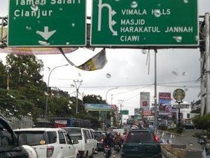 Jelang Libur Panjang, Lalu Lintas Arah Puncak Bogor Macet!