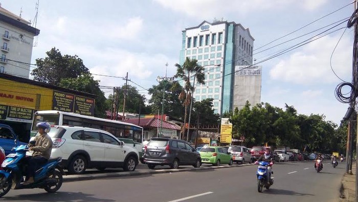 Perempatan Pancoran Mampet, Kemacetan Mengular Panjang