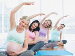 Banyak Jalan Kaki dan Jongkok Bisa Percepat Bayi Turun?