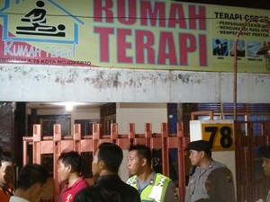 Ini Identitas Penghuni Rumah Terapi yang Digrebek Densus 88 di Mojokerto