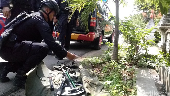 Densus 88 dan Gegana Datangi Rumah Terduga Teroris Mojokerto, Ada Apa?