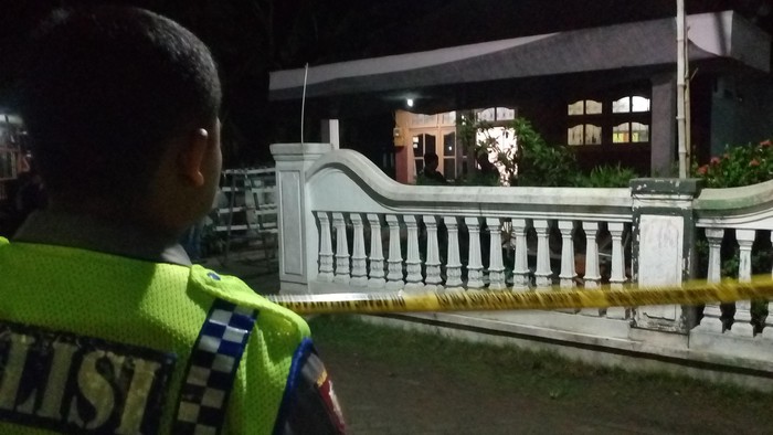 Rumah Terduga Teroris Digerebek di Trowulan, Ibu dan 5 Anak Diamankan