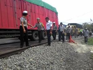 Musim Hujan, Jalur Rel Kereta di Lamongan Rawan Kecelakaan