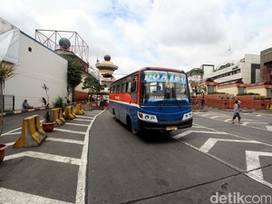Metromini Mogok, Timer di Terminal Tanjung Priok Gigit Jari