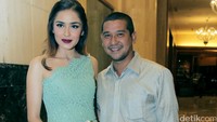 Wanita yang juga berprofesi sebagai model tersebut mengatakan kekagumannya pada kecantikan Nabila.