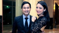 Dari pernikahan itu, Aldi Bragi dan Ririn Dwi Ariyanti dikaruniai tiga orang anak. Foto: Asep Syaifullah