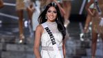 Aksi Anindya Kusuma Putri di Miss Universe 2015