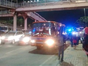 Metromini Jarang, Penumpang Pilih Bus APTB saat Pulang Kerja
