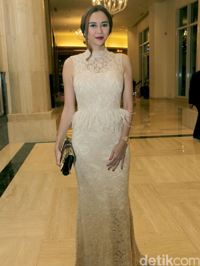 Punya Bodi Seksi, Aura Kasih Tak Pernah ke Salon