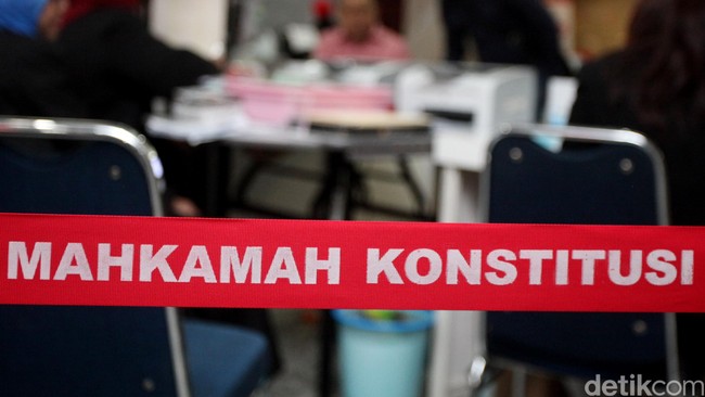 Tiada Hari Tanpa Jokes Bapak-bapak di MK Saat Sengketa Pilkada