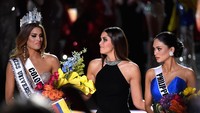 Namun sayang, kebahagiaan Ariadna harus terhenti saat itu juga karena sang host salah membacakan nama pemenang. Ethan Miller/Getty Images/detikFoto.