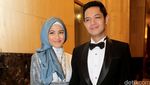 Mesranya Alyssa Gandeng Tangan Dude