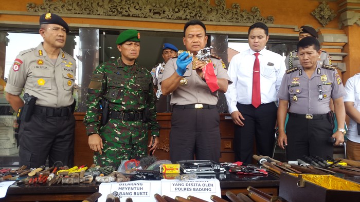 Polisi Pajang Pistol hingga Sajam tak Bertuan dari LP Kerobokan, ini Wujudnya