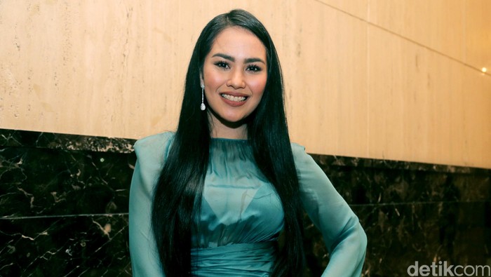 Terlalu Capek, Suara Kartika Putri Habis