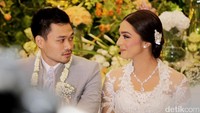 Reshi dan Nabila menggelar acara pernikahan mereka di Ritz Carlton, Mega Kuningan, Jakarta Selatan.