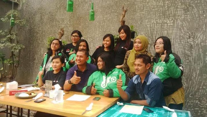 Begini Cara Go-Jek Surabaya Ber-Hari Ibu Bersama Drivernya