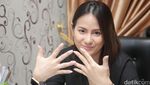 Kuku Cantik Jennifer Tungka Jelang Natal