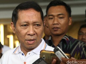 Penuhi Panggilan Bareskrim, RJ Lino Bungkam